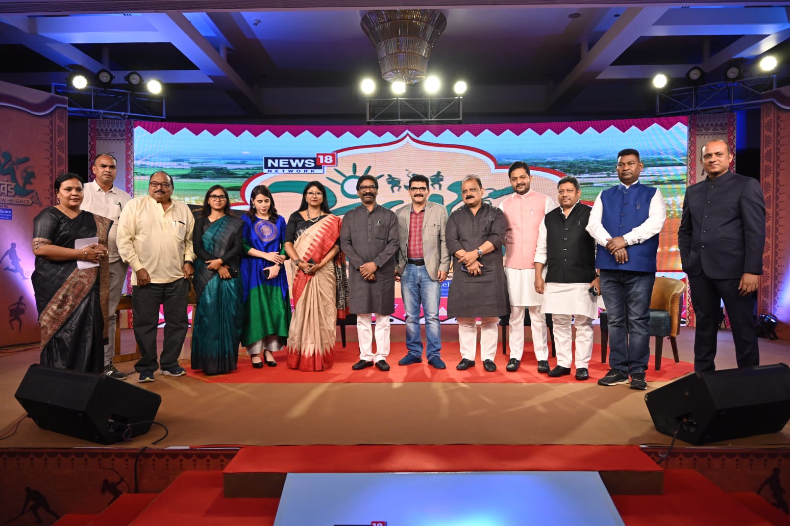 संवाद झारखंड" कार्यक्रम में सम्मिलित हुए CM हेमंत सोरेन, कहा- हमारी सरकार ने योजनाओं को  धरातल पर उतारा CM Hemant Soren participated in the "Samvad Jharkhand" program, said- Our government put the schemes on the ground
