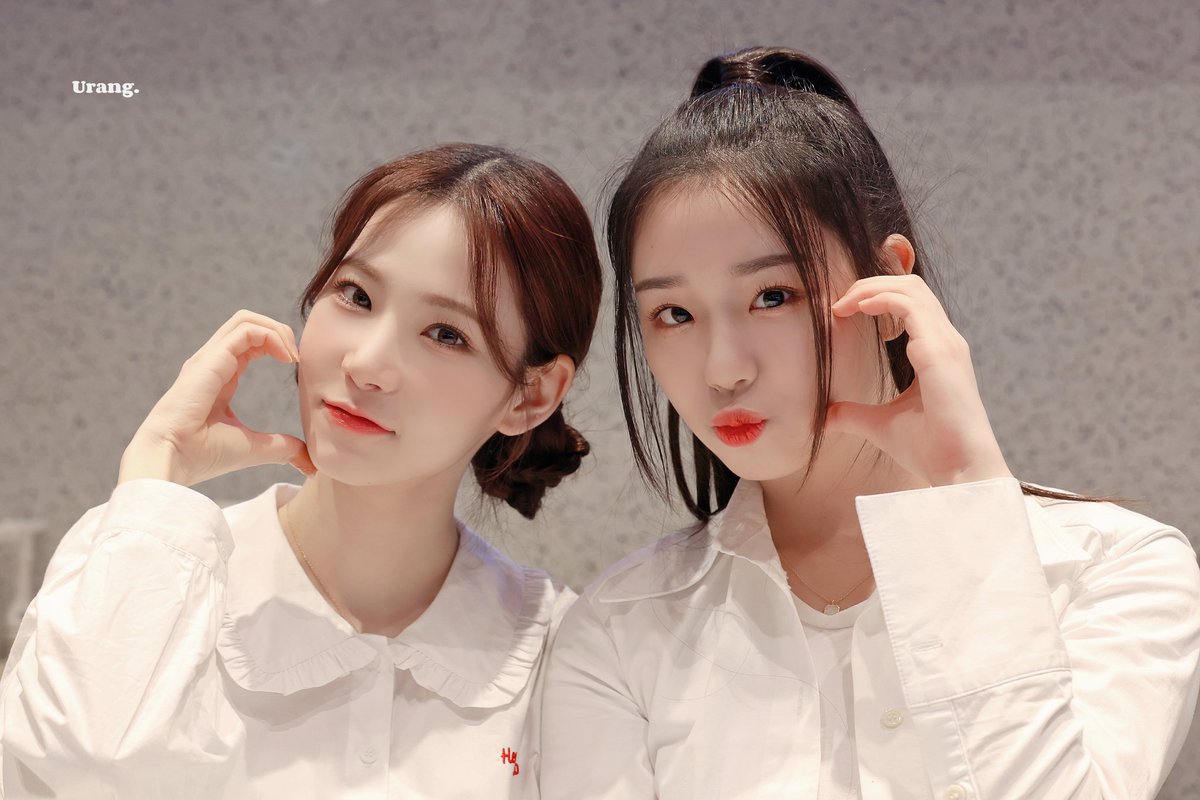 mydailybin's tweet photo. 230317 🐱🐰

#김나경 #NaKyoung #김채연 #ChaeYeon #트리플에스 #tripleS https://t.co/i3xhn3UCSF