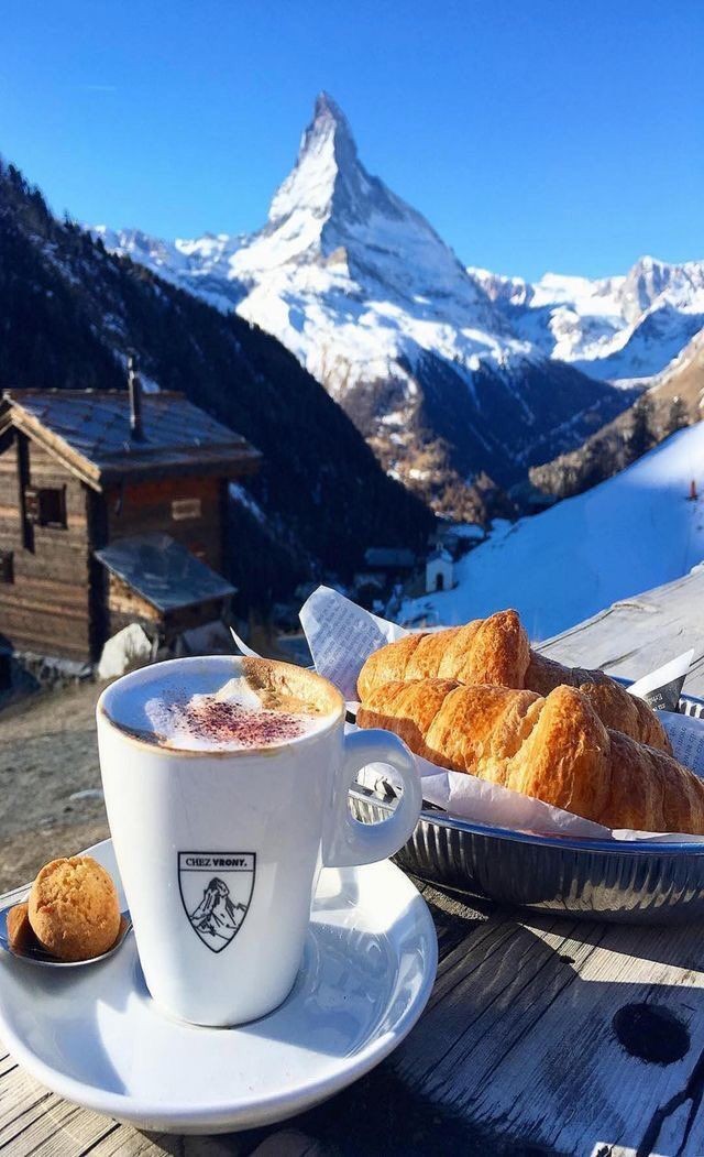 italo27F's tweet photo. Happy weekend to everyone ☀️ 🗻😎 https://t.co/N5uUlcM61U