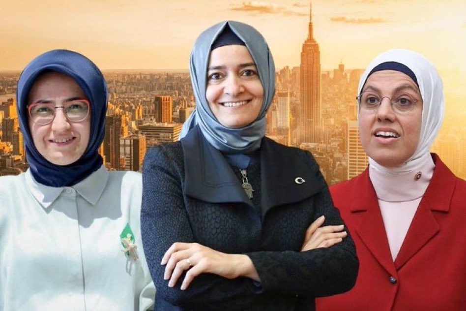 friedrichxq_s's tweet photo. Bunlar  ABD’de okusun diye bizim cebimizden 61 milyon TL harcandığını biliyor musunuz?
Bu kul hakkına girmiyor mu? https://t.co/Iy8Q9Nq2zO