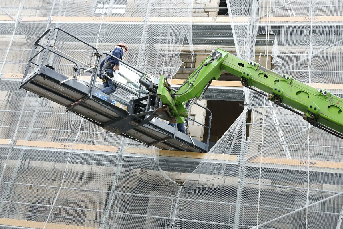 Reportage photos | Le chantier de l'extension du <a href="/MuseeBH/">Musée Bonnat-Helleu</a> se poursuit, avec la pose des menuiseries extérieures et l'étanchéification des toits terrasses donnant sur la cour intérieure.
📷 Alexandra Vaquero
#BayonneMaVille