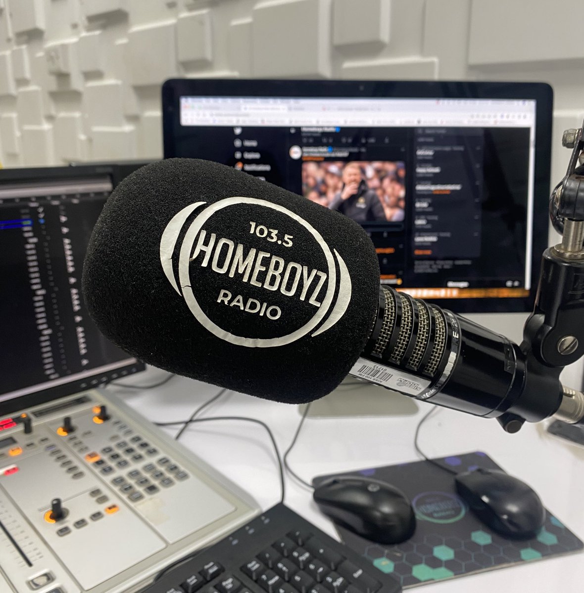 EricNjiiru's tweet photo. Football entertainment on @HomeboyzRadio. This is #HBRFanzone.
Phoneline: 0711046103 https://t.co/uOwOcDD0Tc