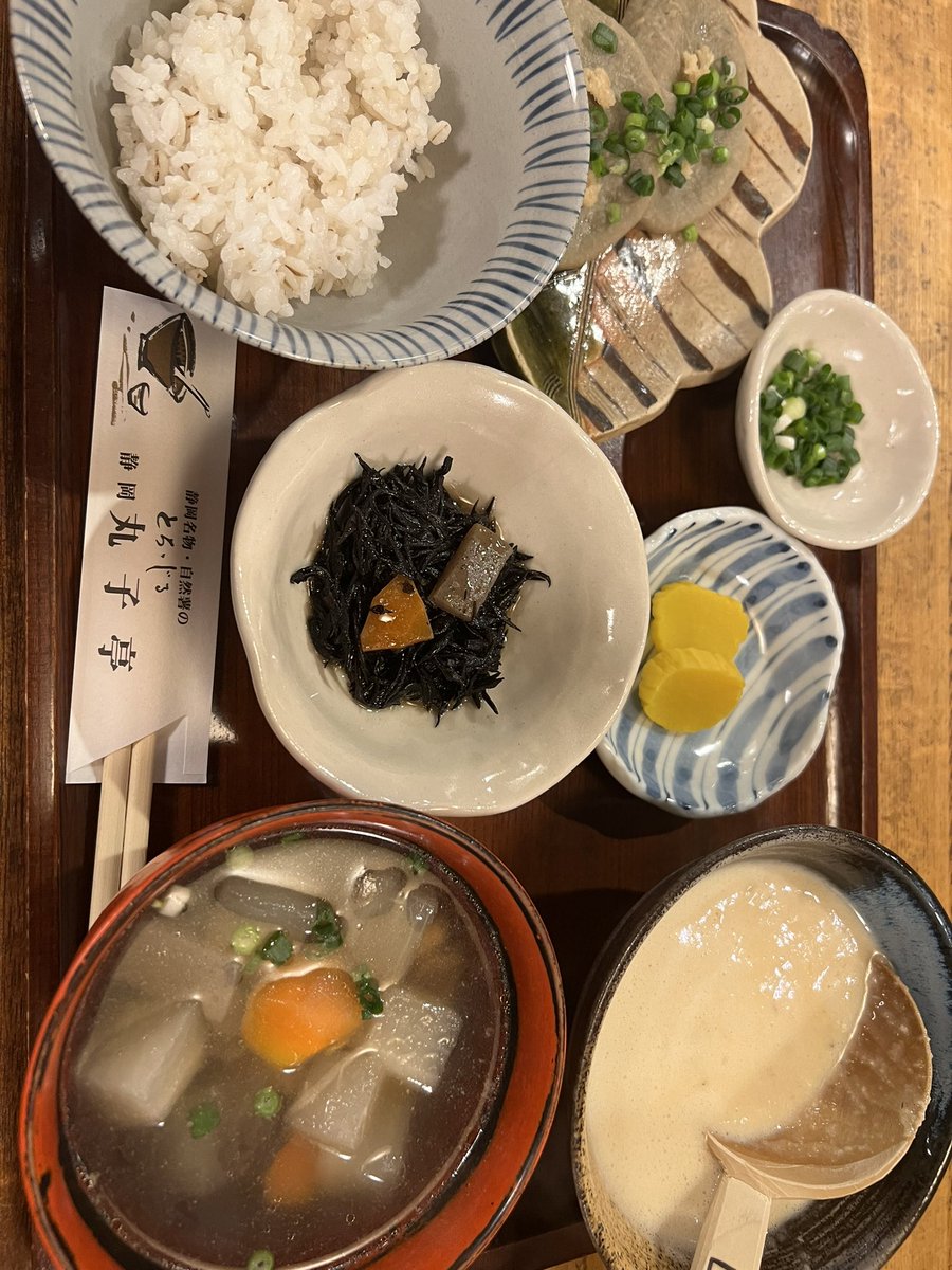 Beegee_tk's tweet photo. 今日は中野に半分仕事のお出かけでした。

ブロードウェイ2階にある丸子亭がお気に入りで、今日は時間的に間に合えたので久々に食べられました。 https://t.co/0GU3JjxgBl
