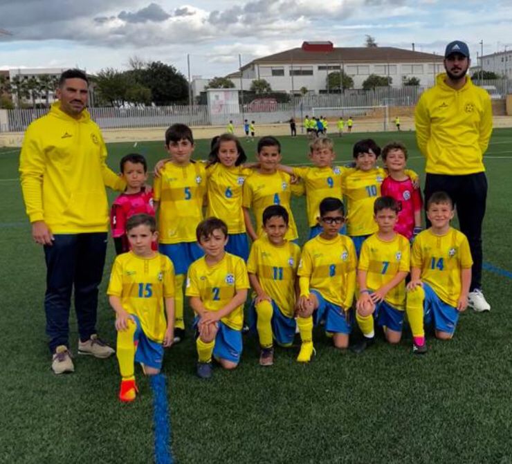 ¡Enhorabuena al equipo 4ª Andaluza Prebenjamín que se ha proclamado campeón a falta de cuatro jornadas para finalizar el campeonato!  

¡Gran trabajo de todo el equipo y el Cuerpo Técnico! <a href="/FBCoria/">FUTBOL BASE CORIA</a>