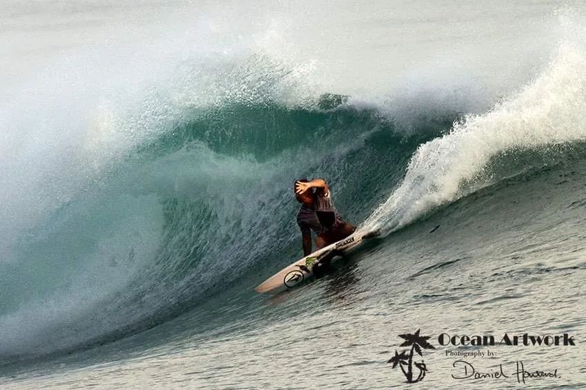 OceanArtwork's tweet photo. Saw a comment on n FB post by Dave Neilsen talking about Ozzy Wright's roundhouse cutbacks
He certainly knows how to pull one off
Here he is up in the Mentawai islands showing how it's done https://t.co/ZefXvhHxyR https://t.co/BZE26NMDFC