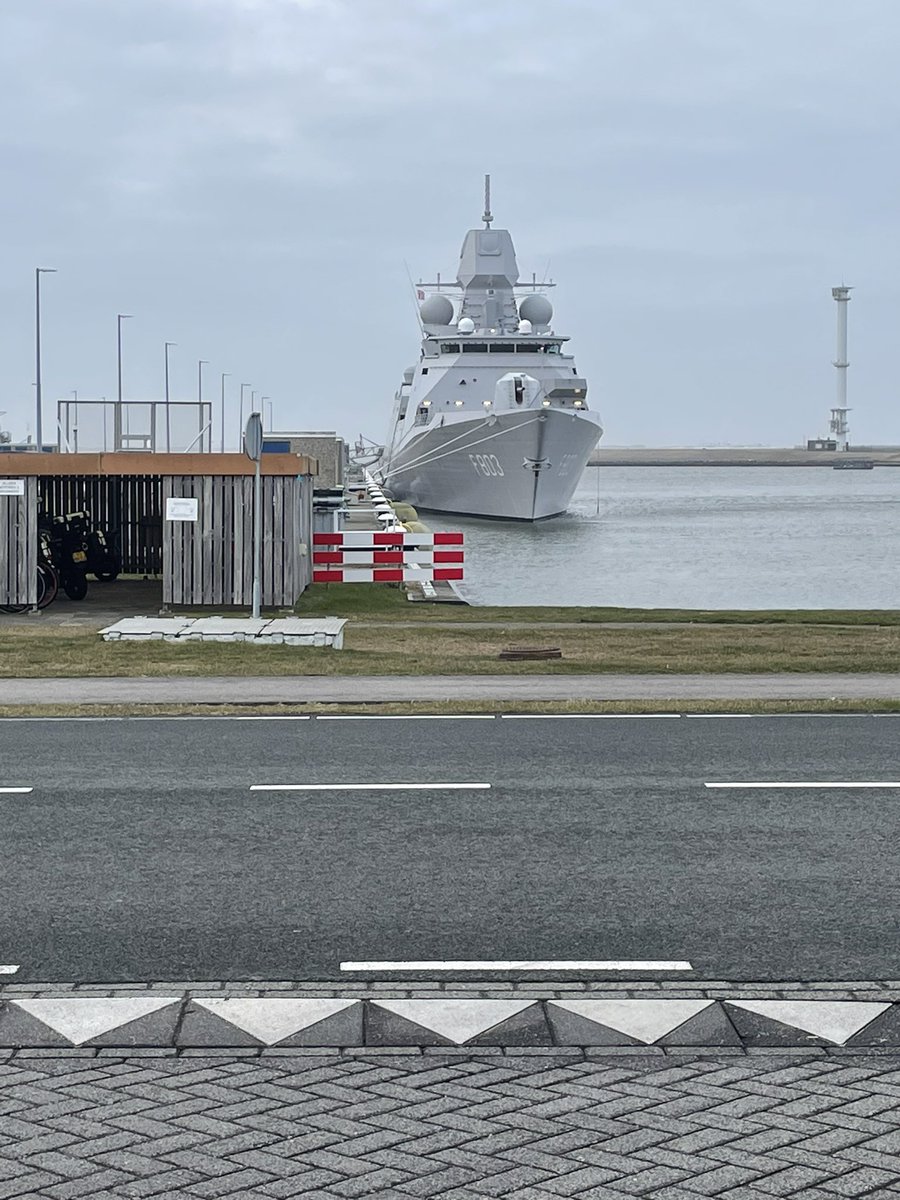 johan197912's tweet photo. Mooi een stukje maatwerk kunnen geven aan boord van Zr. Ms. Tromp. Weer een bakker erbij in ons mooie dienstvak https://t.co/dQOjBOH30r