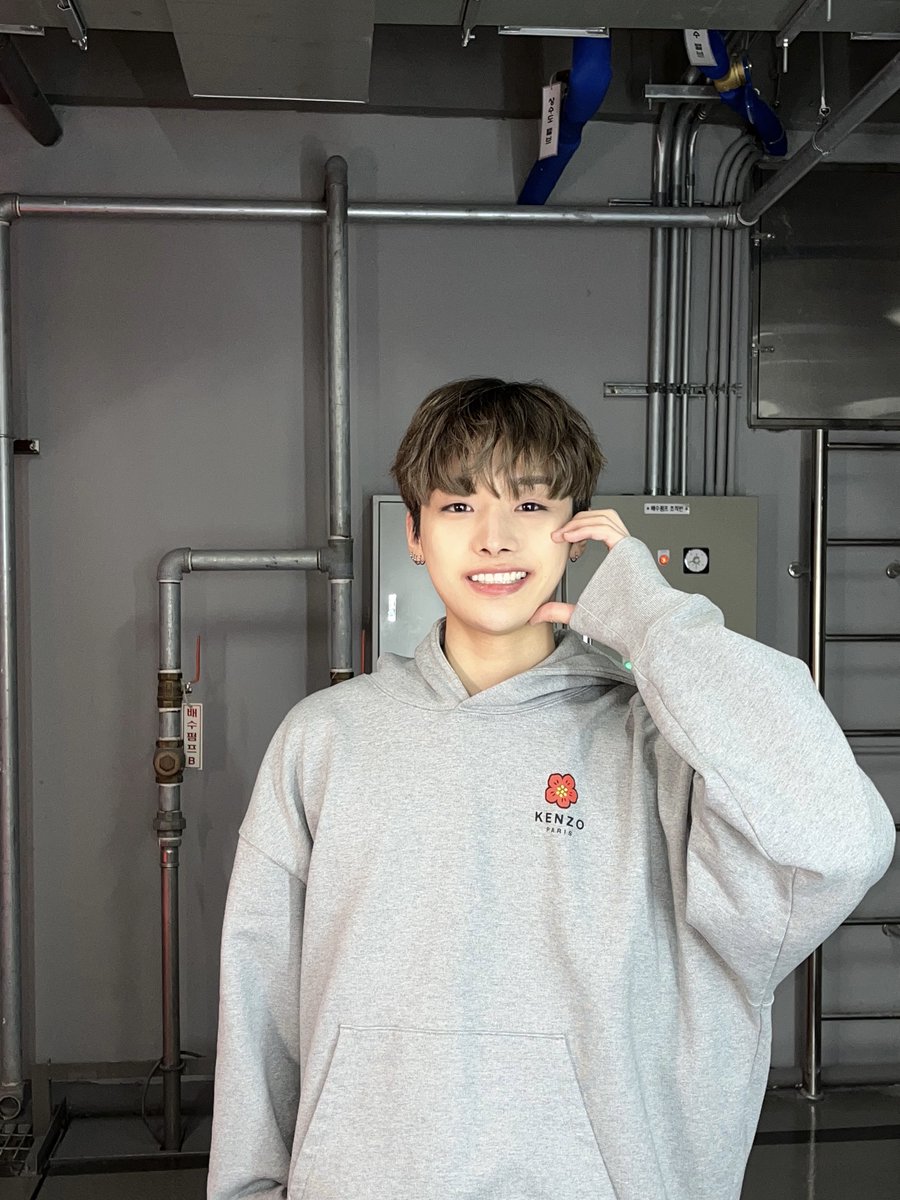 XODIACOfficial's tweet photo. 'CALLING' TIKTOK CHALLENGE
BEHIND PHOTOS 📸

#XODIAC #소디엑 #CALLING #콜링 #XODIAC_CALLING #CALLING_Challenge
#LEX #렉스 #HYUNSIK #현식 
#OCJNEWBIES #ONECOOLJACSO https://t.co/M7LdJIPwXw