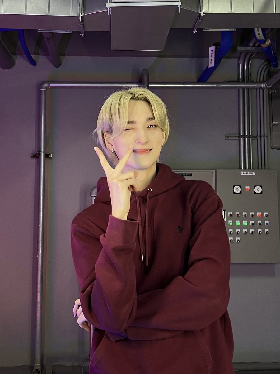 XODIACOfficial's tweet photo. 'CALLING' TIKTOK CHALLENGE
BEHIND PHOTOS 📸

#XODIAC #소디엑 #CALLING #콜링 #XODIAC_CALLING #CALLING_Challenge
#BEOMSOO #범수 #WAIN #웨인 
#OCJNEWBIES #ONECOOLJACSO https://t.co/FJR8HrXox5