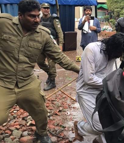 <a href="/ImranRiazKhan/">Imran Riaz Khan</a> نامعلوم پولیس والا