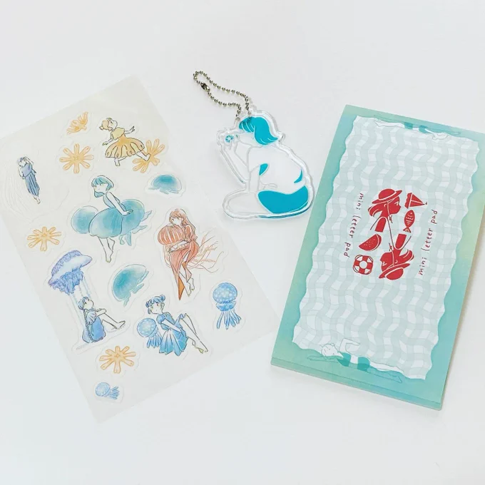 福岡六本松 蔦屋書店さんでのフェアは明日19日までです!原画・グッズ・キャンバスパネルの展示販売は明日までですのでぜひお越しください〜人気のハンカチ・アクキー・ステッカーもあります 