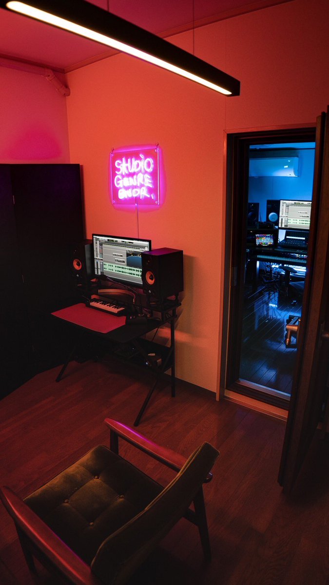 STUDIO GENRE BNDR

繁華街から少し離れた大阪豊中市に誕生。完全予約制の音楽クリエイトスタジオ。
ハイクオリティなボーカルレコーディング、ミックスダウン、適所にアナログ実機を取り入れたハイブリットマスタリングは、世界照準の完成度を実現。

supa-g.com/studiogenrebnd…

#ジャンルベンダー
