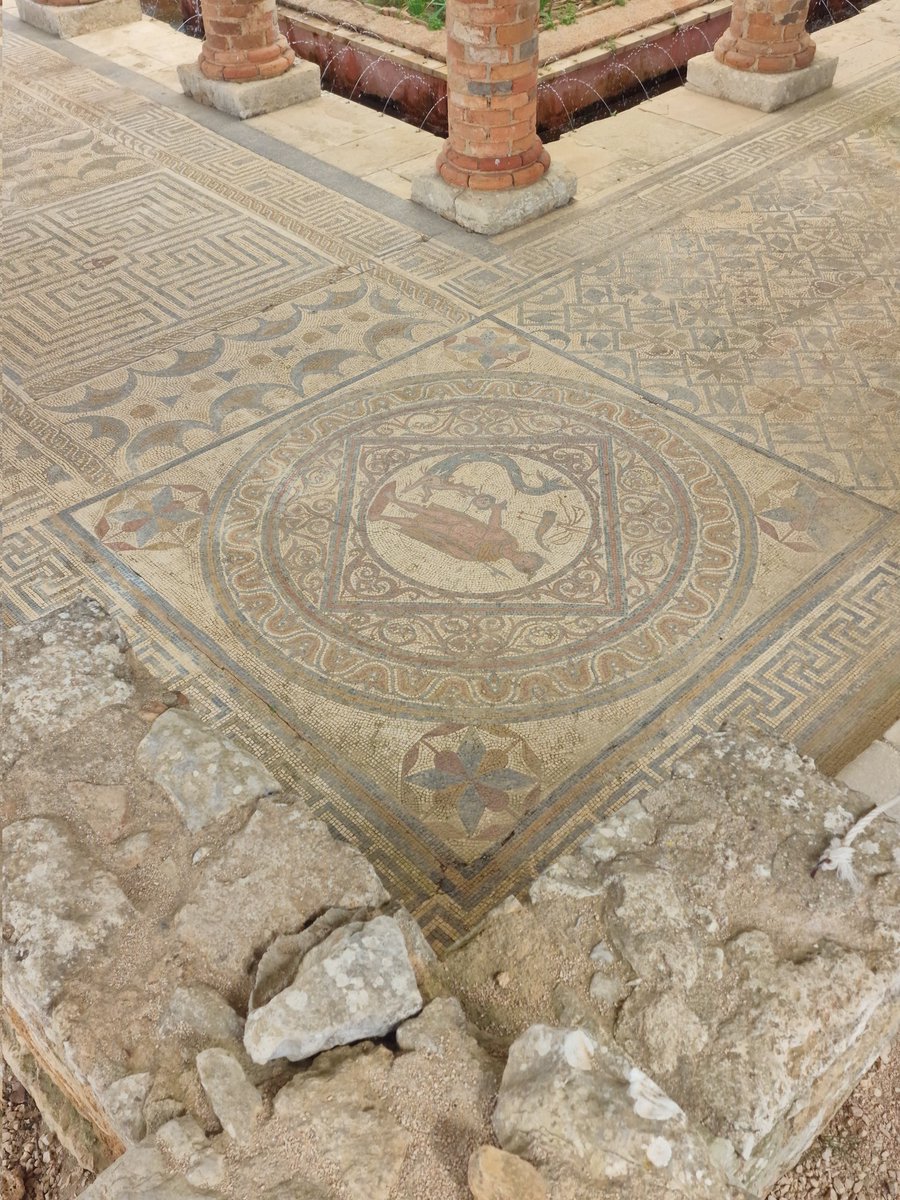 lemonadewally's tweet photo. Visited these roman ruins 2 days ago heres a piece of the awesomeness. https://t.co/1vRdL5PAVZ