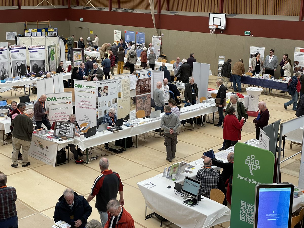 ogf_ahnen's tweet photo. Die Oldenburgische Gesellschaft für Familienkunde e.V. ist beim 10. Westfälischen Genealogentag in Altenberge mit einem Stand vertreten. Wir freuen uns auf zahlreiche Besucher. #10WGT23 https://t.co/040R7kjRHD