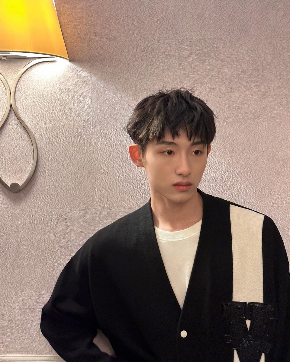 _m_ang_'s tweet photo. 윈윈이 인스타 〰️〰️ https://t.co/pOsMzSzCnU