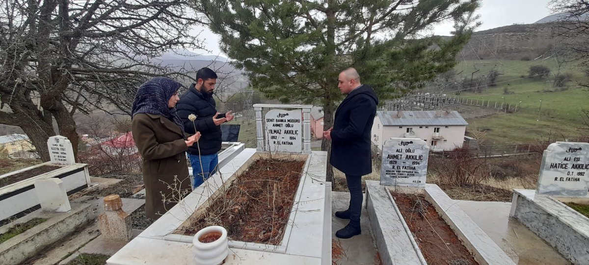 cagnurkilicoglu's tweet photo. 18 Mart Şehitleri Anma Günü ve Çanakkale Zaferi’nin 108. Yıl dönümü münasebetiyle Pülümür ilçemizdeki şehitlerimizin kabirlerini ziyaret ettik. 

Şehitlerimizi rahmet, minnet ve dua ile anıyoruz. https://t.co/6c6K8QLWZj
