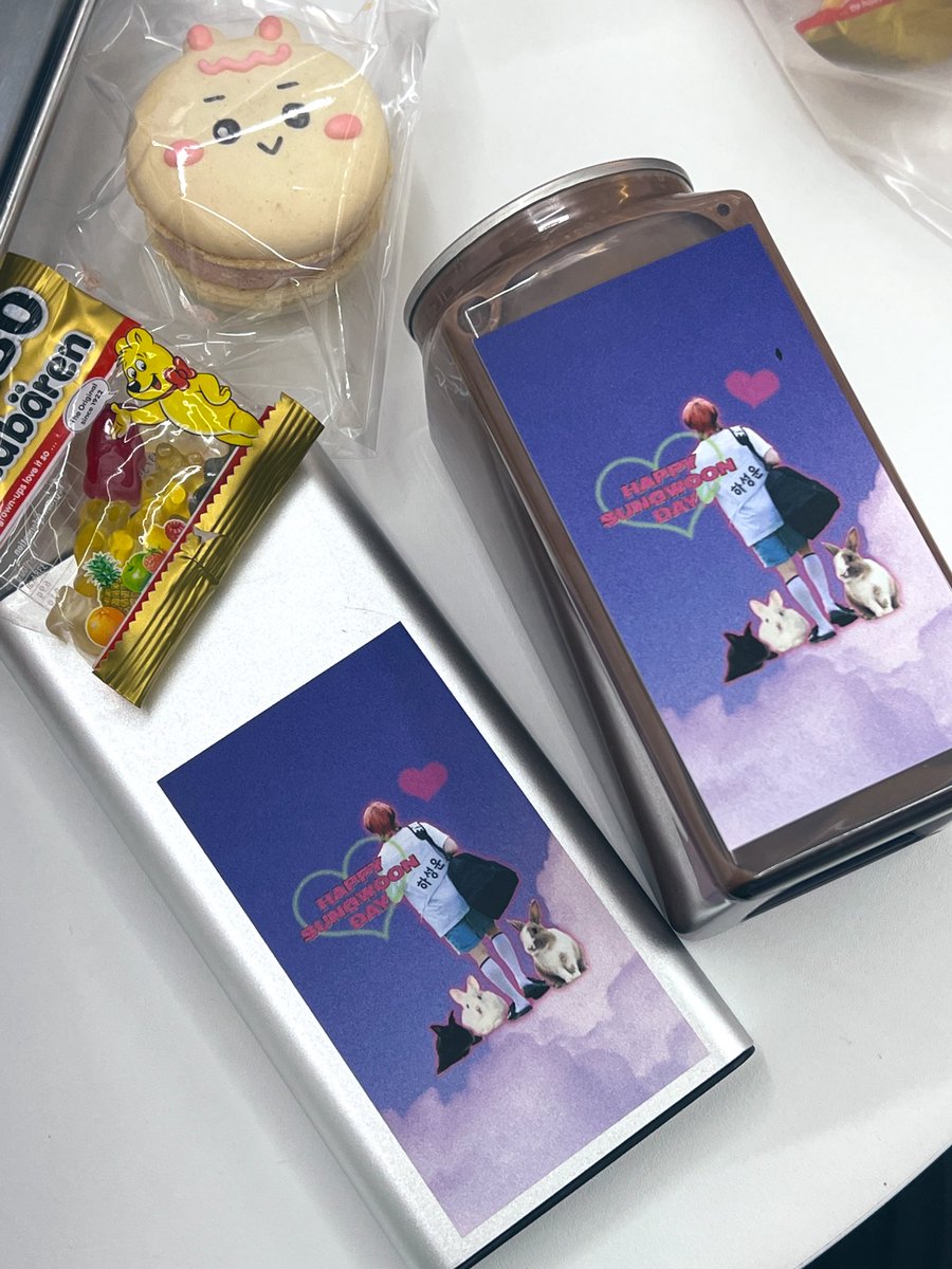 cloud_since1994's tweet image. 음료병에 붙어있는 스티코
보빠에 붙였더니 찰떡임🧡🧡🧡

#오늘도_따뜻한_성운이의_봄
#하늘통신