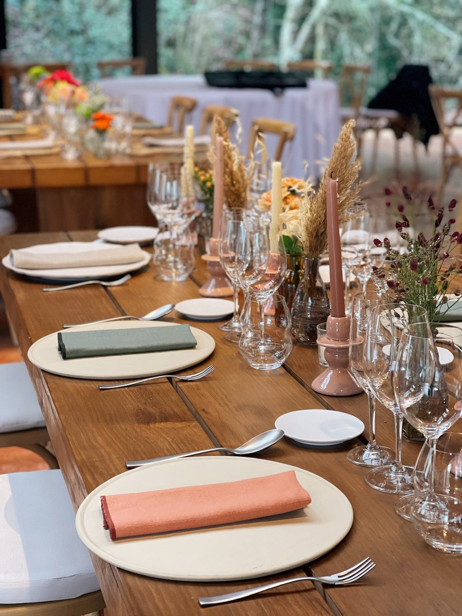jubanyevents's tweet photo. Les nostres propostes especials Mas d’Osor 2023!!!💐🌾💫
#JubanyEvents #MasdOsor #Taules #Detalls #Magia https://t.co/bzlD88gTIp