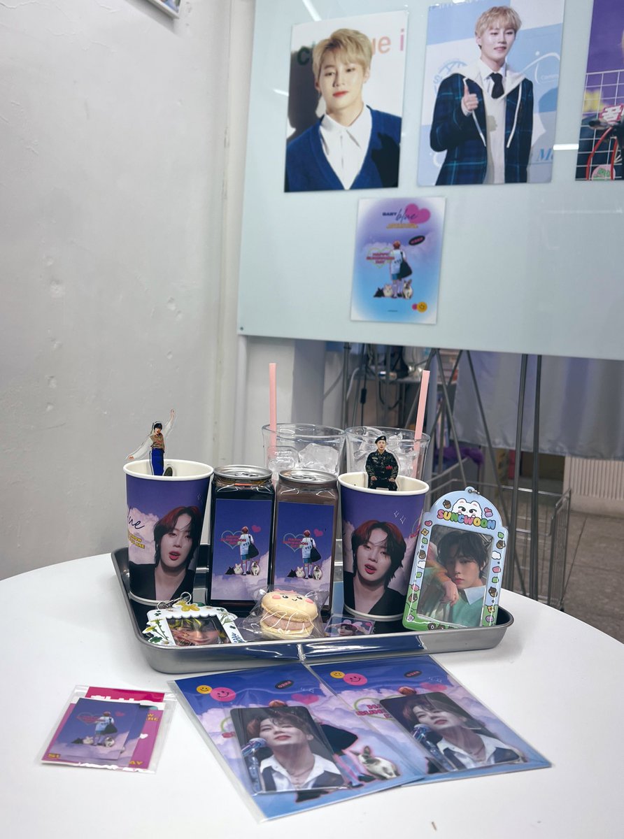 cloud_since1994's tweet image. 🐰카페 플로이드

카페 들어가기 전부터 떵웅이가 뙇!
톢이떵웅 가득했오
나도 네컷사진 찍었땽📸

#오늘도_따뜻한_성운이의_봄