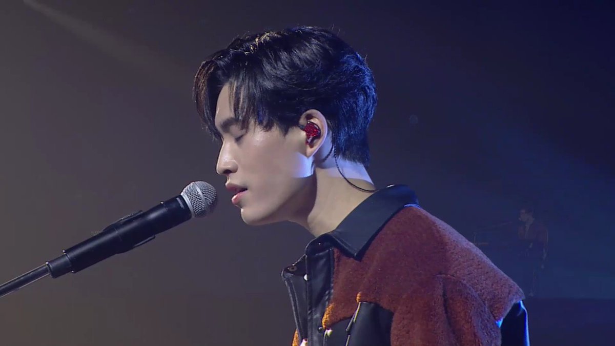 porporchii's tweet photo. ก็นี่คือก็อดเจมีไนน์ แค่ร้องเพลงพร้อมเล่นเปียโนจะไม่เหมือนพระเจ้าได้ไง

 #MySchoolPresidentOnStageD1 https://t.co/WC6t8CrS3m