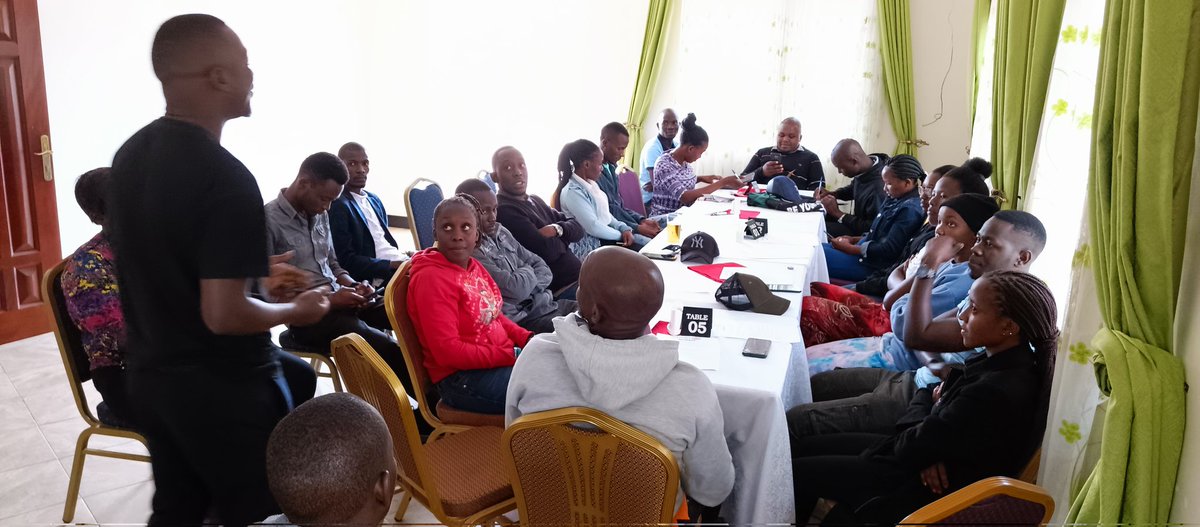 DaudiOtto's tweet photo. ROTS in kagadi Rotract Club of Hoima https://t.co/vAXZHylgZw