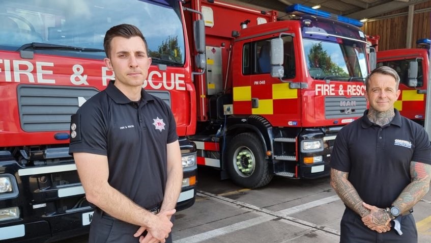 Congratulations to Devon and Somerset Watch Manager Ed Durante and Cornwall firefighter Craig Jones who have received the Queen's Commendation for Bravery for rescuing the occupants of a vehicle that crashed and caught fire on the A38 in June 2021. orlo.uk/0x67F