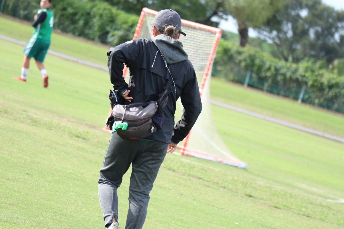 daito_lacrosse's tweet photo. ●本日はTRを紹介します！
・TRはテーピングを用いてのケアなどをしてプレイヤーのサポートをします！🩹🩹
・トレーニングやテーピングの知識を深めたいという方是非！お待ちしてます！🏃‍♀️👊🏻
 #春から大東  #春から大東文化大学  #男子ラクロス部  #大東男子ラクロス部 https://t.co/GJGAXikkzz