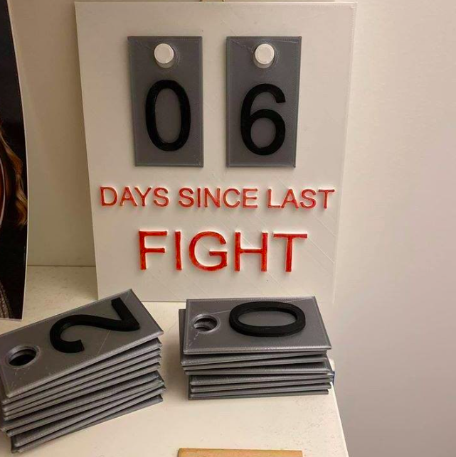 CrealityJ's tweet image. これを作って寝室に置きました。 私はおかしいと思いましたが、妻はそうではありませんでした... 😬😎

#creality
#creality3d
#3dprintingtutorial
#crealitycr10max
#3dprintingideas
#3dprinterworld
#crealityender3