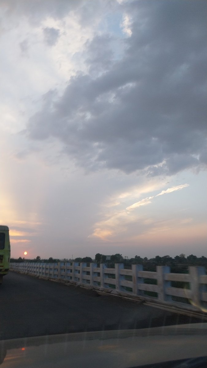 KaranveerMaru's tweet photo. #NaturePhotography #sunphoto #Sundowns #sunset #worldphotography #Tweets #Village #gir_forest #gir #Gujarat #india #dhari #Amreli #kathiyawad https://t.co/u1C3ItgRnV
