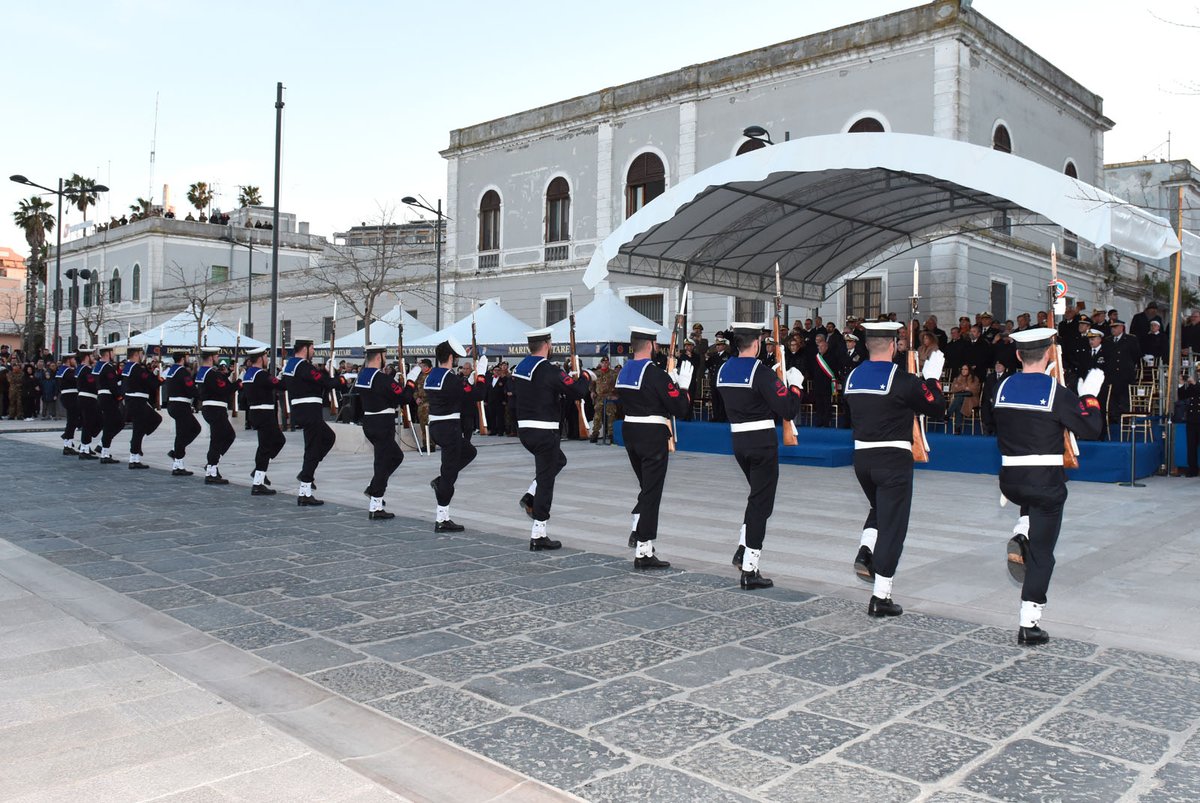 ItalianNavy's tweet photo. Brigata Marina San Marco: si è tenuta ieri a #Brindisi la cerimonia del 104esimo anniversario del nome San Marco e la cerimonia di cambio basco. 

Scritta una nuova pagina della storia della Fanteria di Marina.

Giornata memorabile per i Leoni della #BMSM

#NoiSiamolaMarina https://t.co/FnsIPeMY90