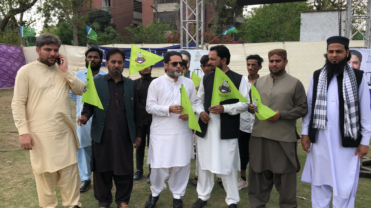 asalmanbaloch's tweet photo. پی پی 168 کا قلندر احمد سلمان بلوچ لاہور قلندر کی جیت کیلئے پر امید ، حلقہ میں کھیلوں کے فروغ کیلئے کام کروں گا، لاہور قلندر کی پی ایس ایل فائینل میچ میں جیت کیلئے  پر امید #LahoreQalandars #Qalandarscity #PSL08 #PSL_Eight https://t.co/oHkMOfCULV