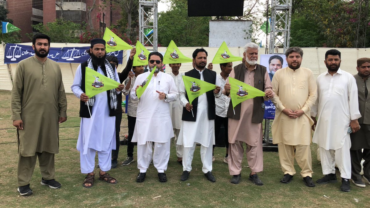 asalmanbaloch's tweet photo. پی پی 168 کا قلندر احمد سلمان بلوچ لاہور قلندر کی جیت کیلئے پر امید ، حلقہ میں کھیلوں کے فروغ کیلئے کام کروں گا، لاہور قلندر کی پی ایس ایل فائینل میچ میں جیت کیلئے  پر امید #LahoreQalandars #Qalandarscity #PSL08 #PSL_Eight https://t.co/oHkMOfCULV