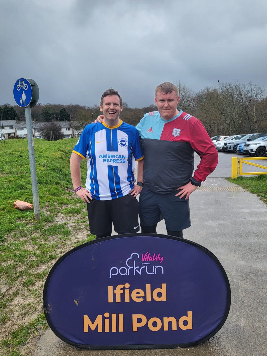 neilyneilneil's tweet photo. Todayโs Parkrun at Ifield Mill Pond with @antonythrower86! โ๏ธ
#parkrun @parkrunuk #parkrun5k #ifieldmillpond #ifieldmillpondparkrun #parkrunifieldmillpond https://t.co/WpnbrpZKq7
