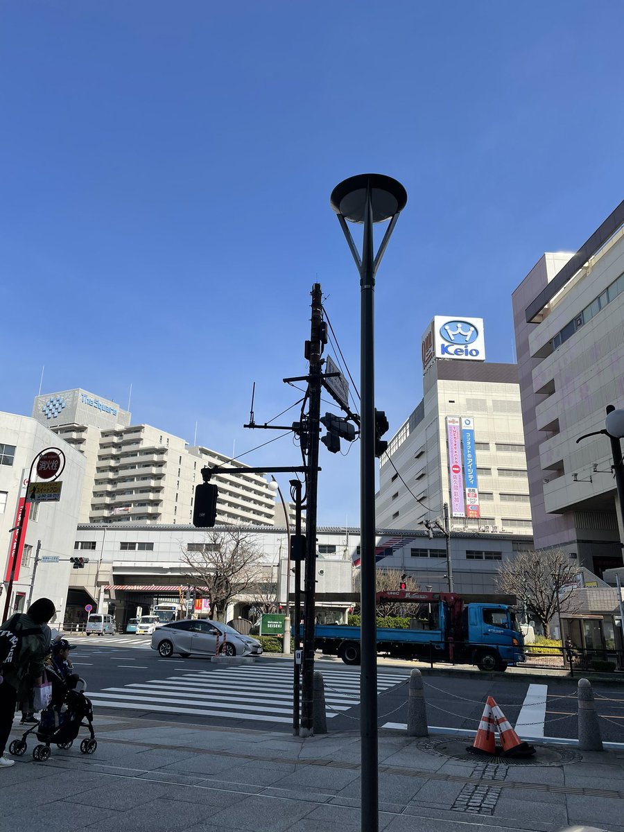 Mirai_To4cB1's tweet photo. 春から東京で就職なので、引越ししました。月末に新居のwifiが開通するので、暇を見つけて絵を描く‼️

ちなみに、僕の引越し先はシャニマスで
お馴染みのあそこらしい笑 https://t.co/bk81eO7rhl