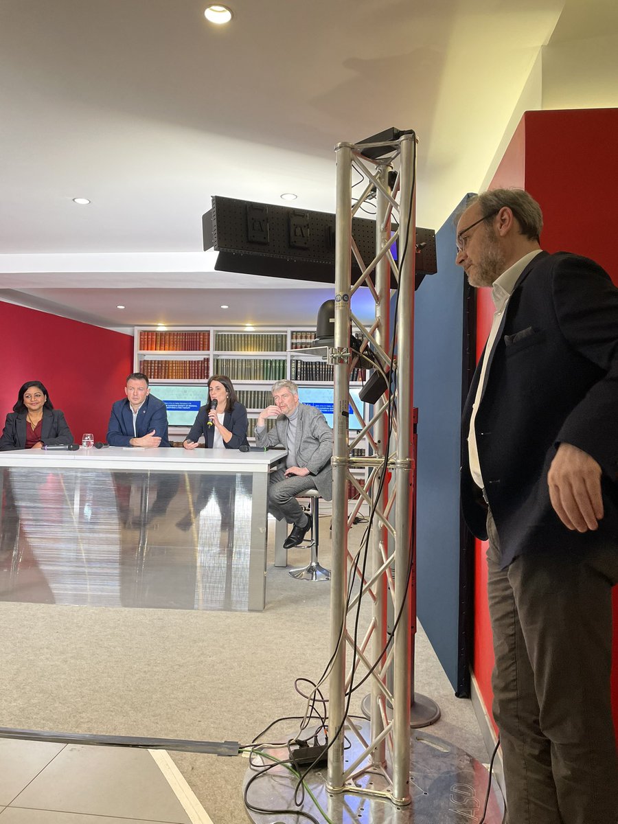 KVermeylen's tweet photo. The boss is always around 😎 #eESRA23 @ESRA_Society @Steve_Coppens @athmathottungal @ajrmacfarlane @mariapsebastian https://t.co/aO211W5qgF
