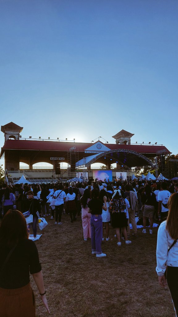 XiaoXine's tweet photo. 3/3 concerts ✅️!
Bumingo tayo for this week's bidyow 😌
#Marahuyo2023 #CTHMSPARKSFEST #Flair2023 https://t.co/awrDBLd2m1