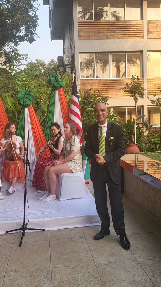 rsaembliberia's tweet photo. Celebrating together! #Ireland 2023 #StPatrickDay in #Liberia. #SouthAfrica in #Monrovia, #Liberia. Recallling the robust Irish anti-aparthied development support! Lovely Irish visiting music team! https://t.co/Nvu6EieW28