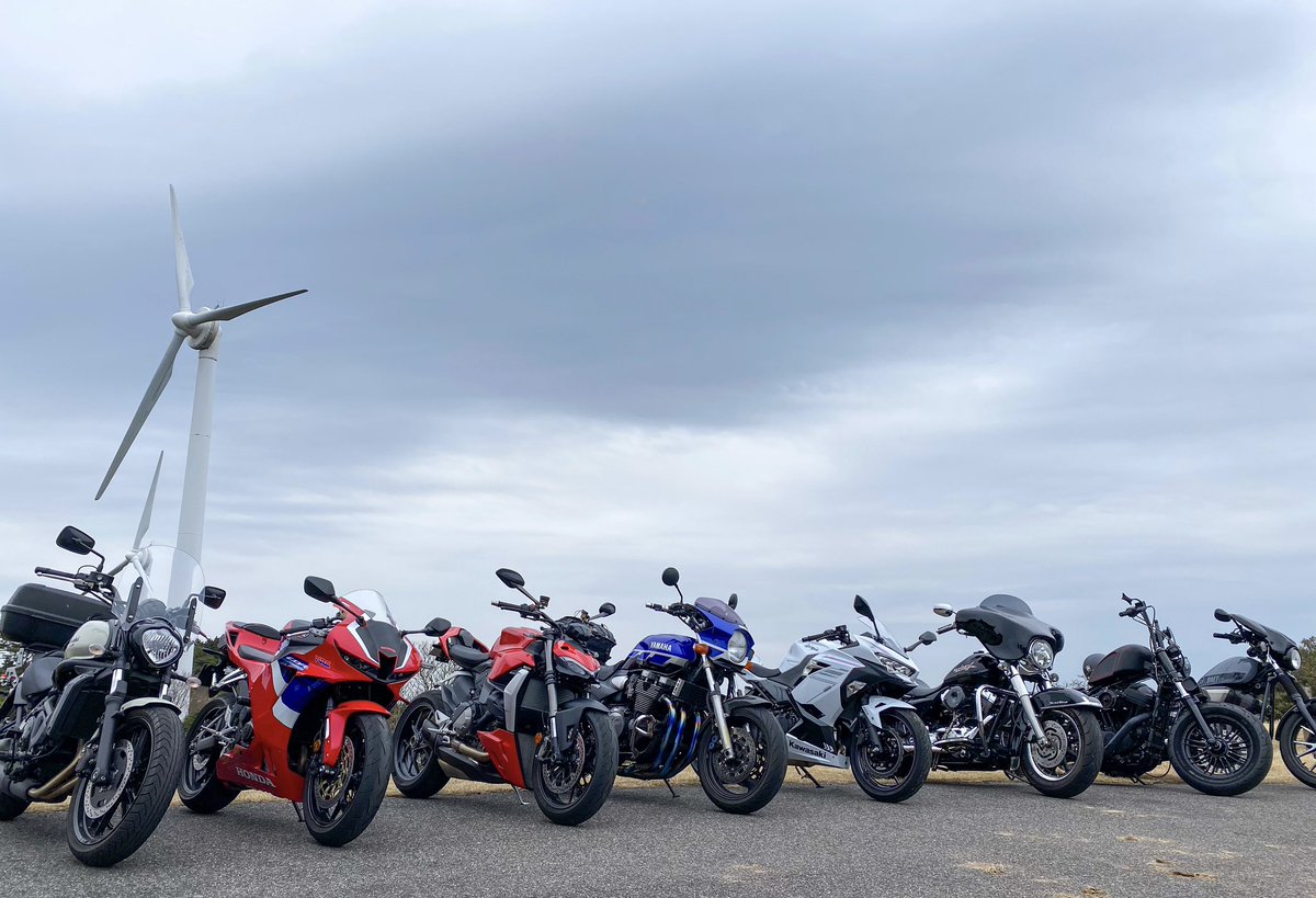 umemumeeeeen's tweet photo. 2週連続ツーリング🏍
DUCATI streetfighter V2
2022バイクオブザイヤー金賞おめでとうございます
でもやっぱりSSが欲しい ネイキッドはもういいかな https://t.co/CAMFXbRMgF