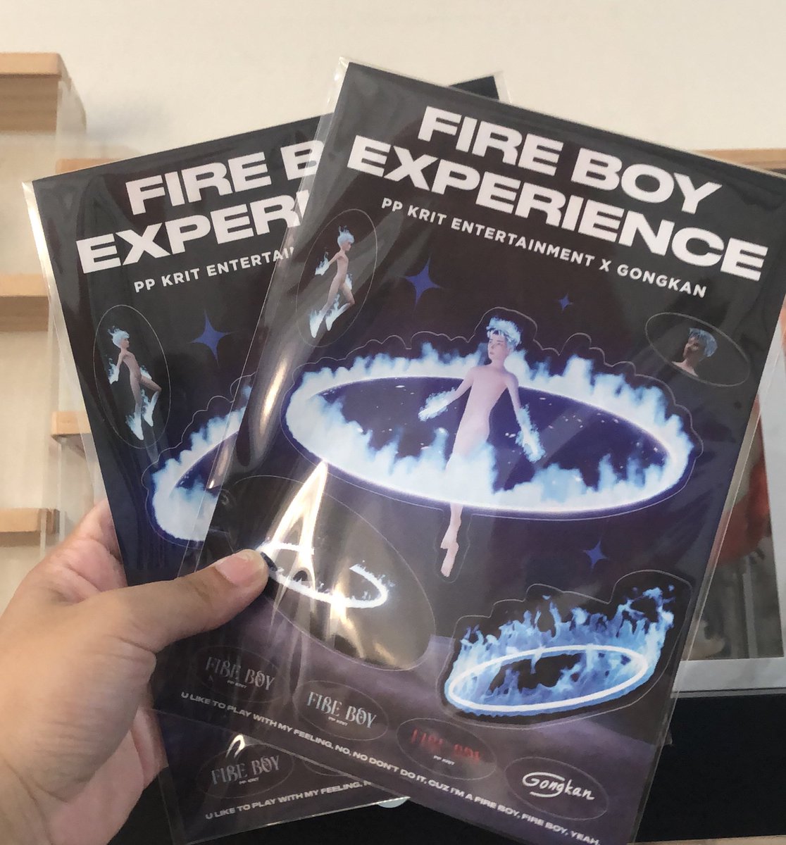 JuiJuis1012's tweet photo. นึกว่าสตก.จะแผ่นนิดเดียววว คือใหญ่มากจ้ะ #FireBoyExperience https://t.co/qiZWCtOkqw