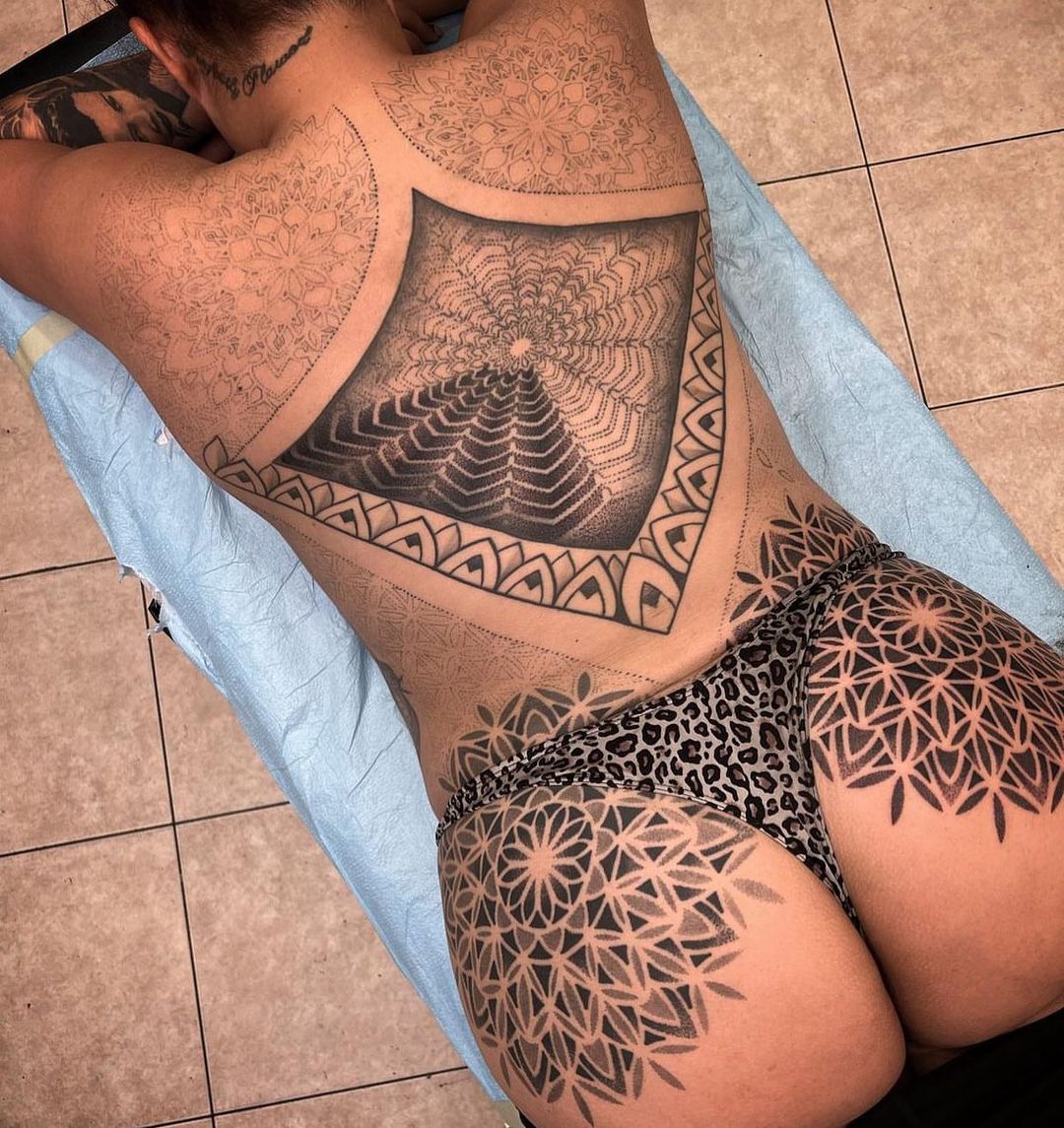 worldtattooG tweet picture