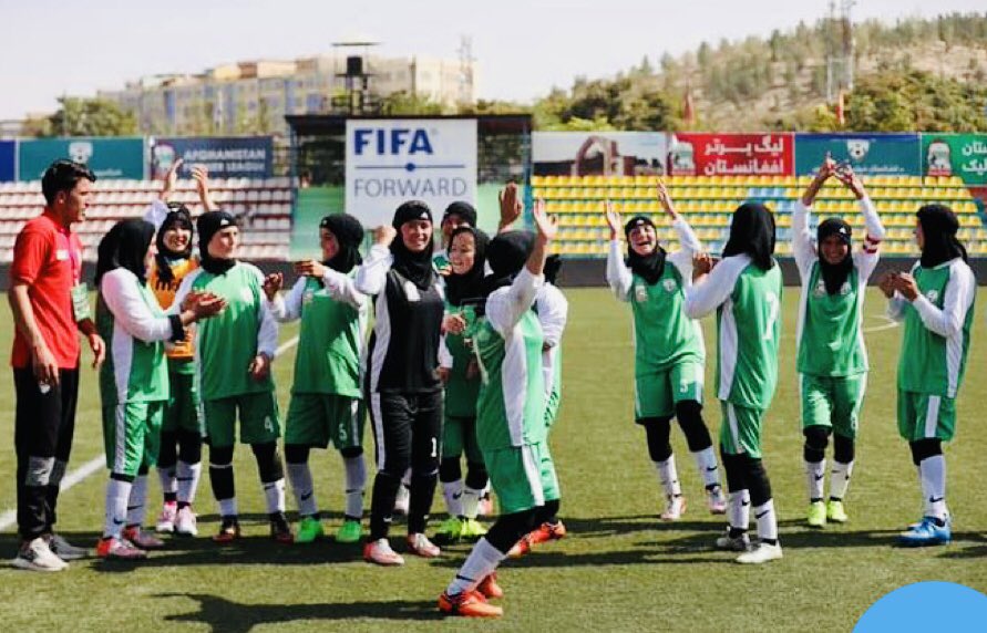 JamiFahima's tweet photo. by God  l dance the whole world to the instrument of my dreams 🤟⚽️ https://t.co/oJwZctWTDs