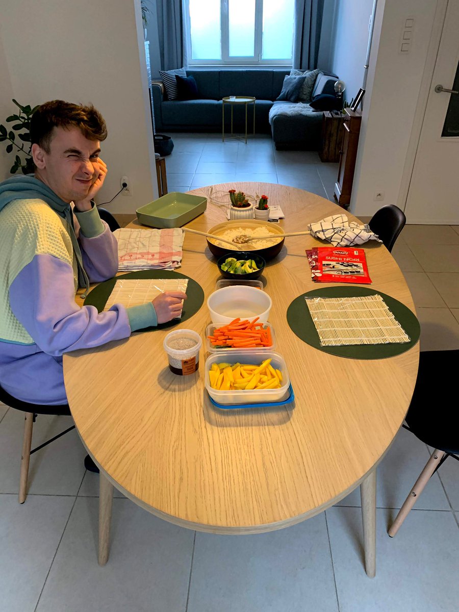 JanaGeens's tweet photo. in maart 2020 viel zowat al mijn werk weg als theatermaker en plots had ik heel veel tijd in plaats 6/7 werken. Tbh best mooie herinneringen als ik de geldissues met de overheid even negeer. https://t.co/NQB4g0z28P
