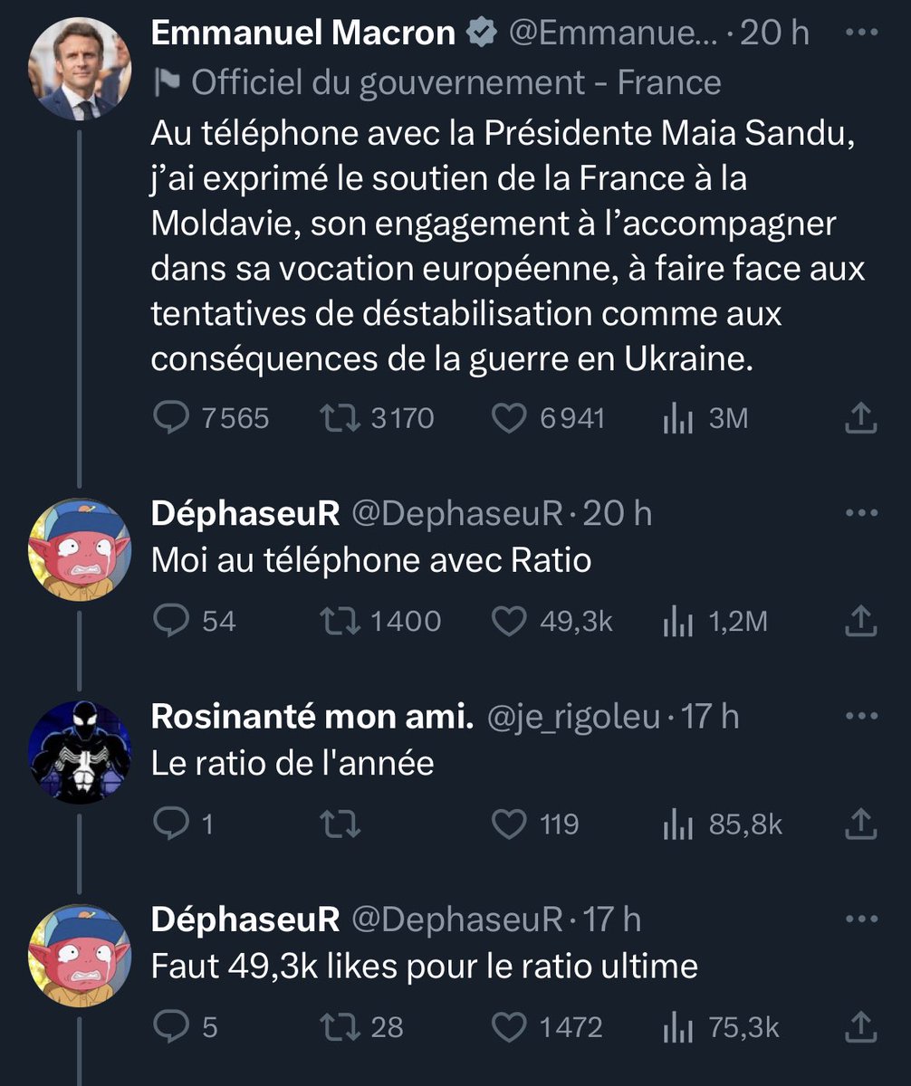 TopDesTwittos's tweet photo. Pendant ce temps sur Twitter https://t.co/rqTCQ80dUn