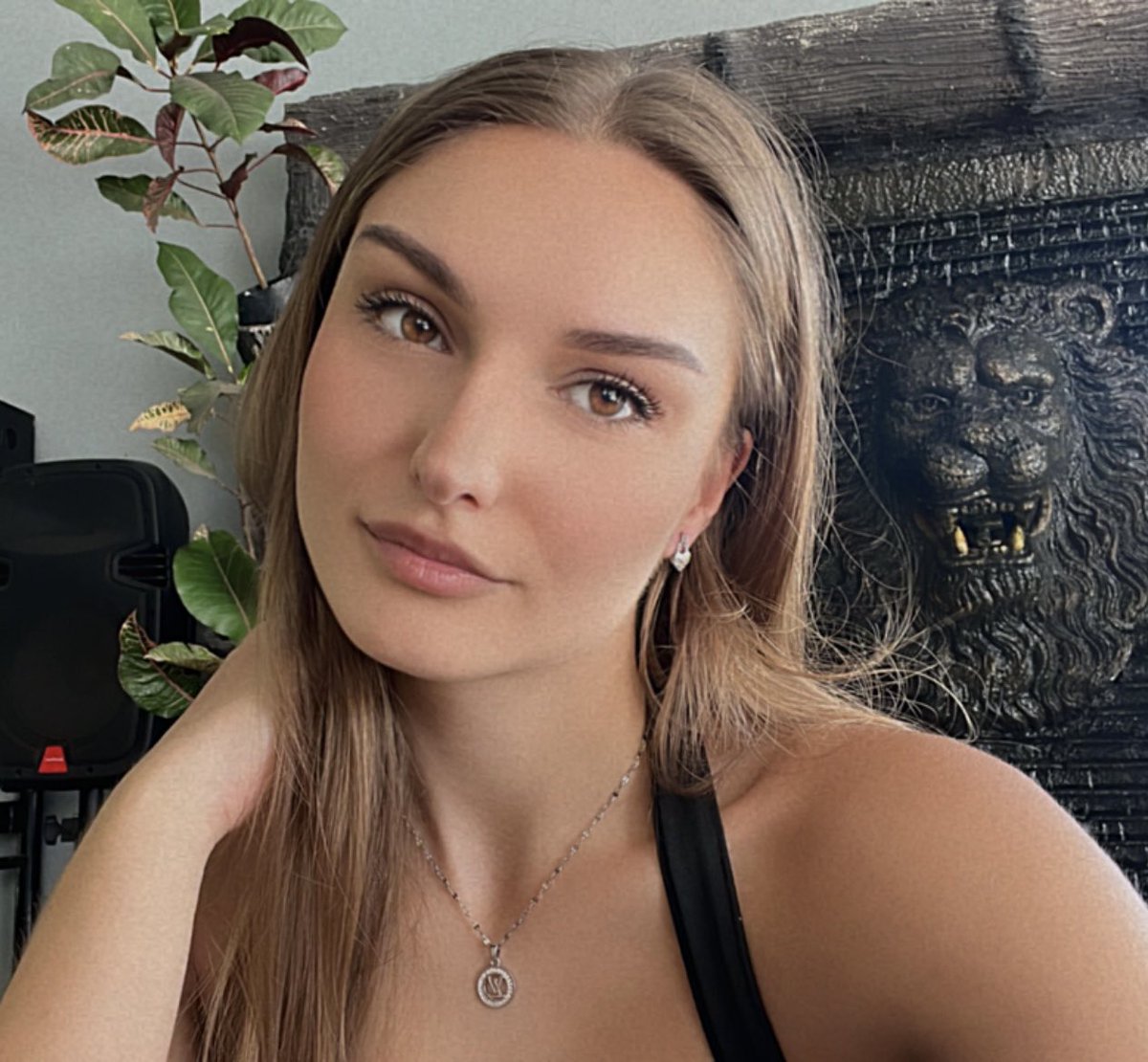 juliadziesinska's tweet photo. Can I get a GM? 🫶 https://t.co/bY2NZRajpJ
