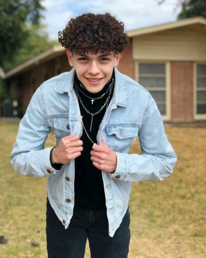 noah___murol's tweet photo. 🥀 https://t.co/2lYwQa7e0b