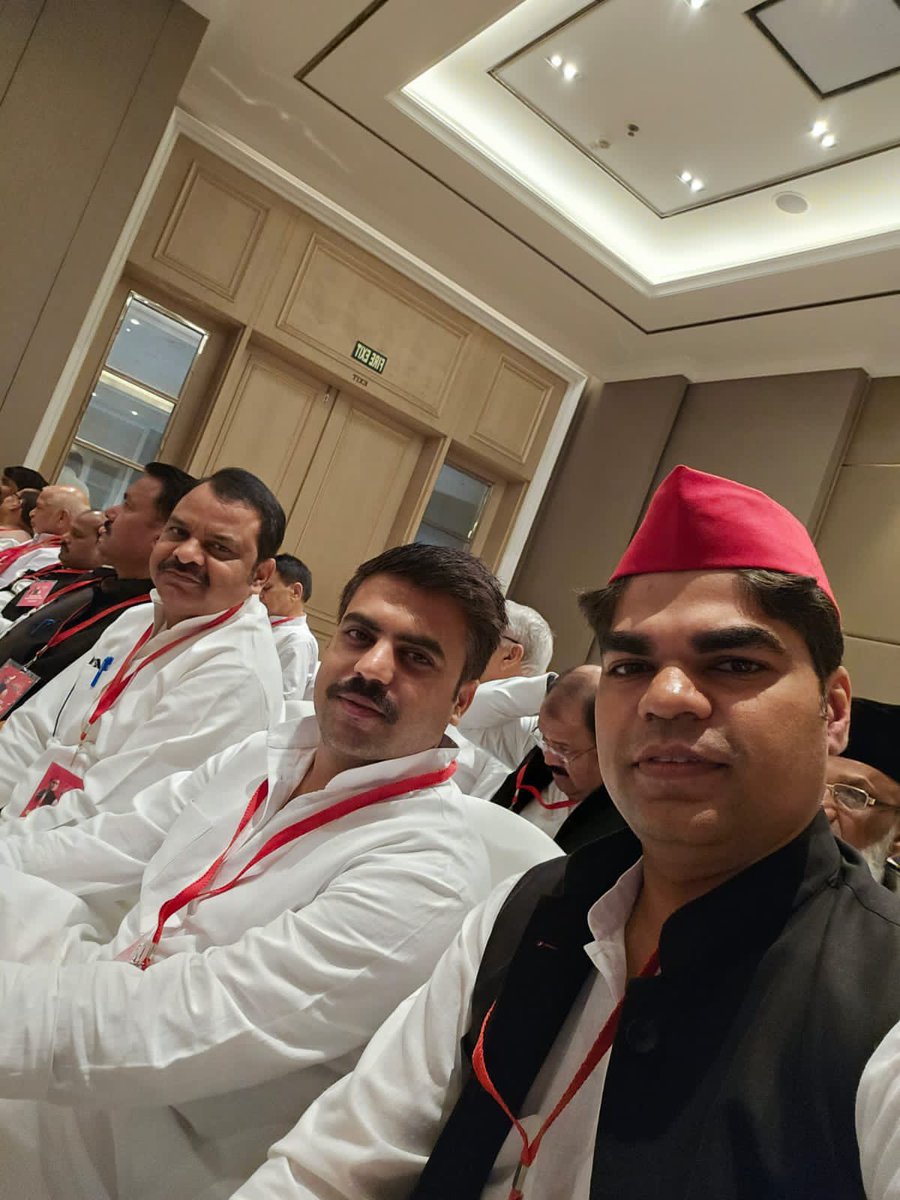 Rajlakshmiyadav's tweet photo. National Executive Meet In Kolkata #Samajwadiparty🚲 https://t.co/Ru7g5wk9fn