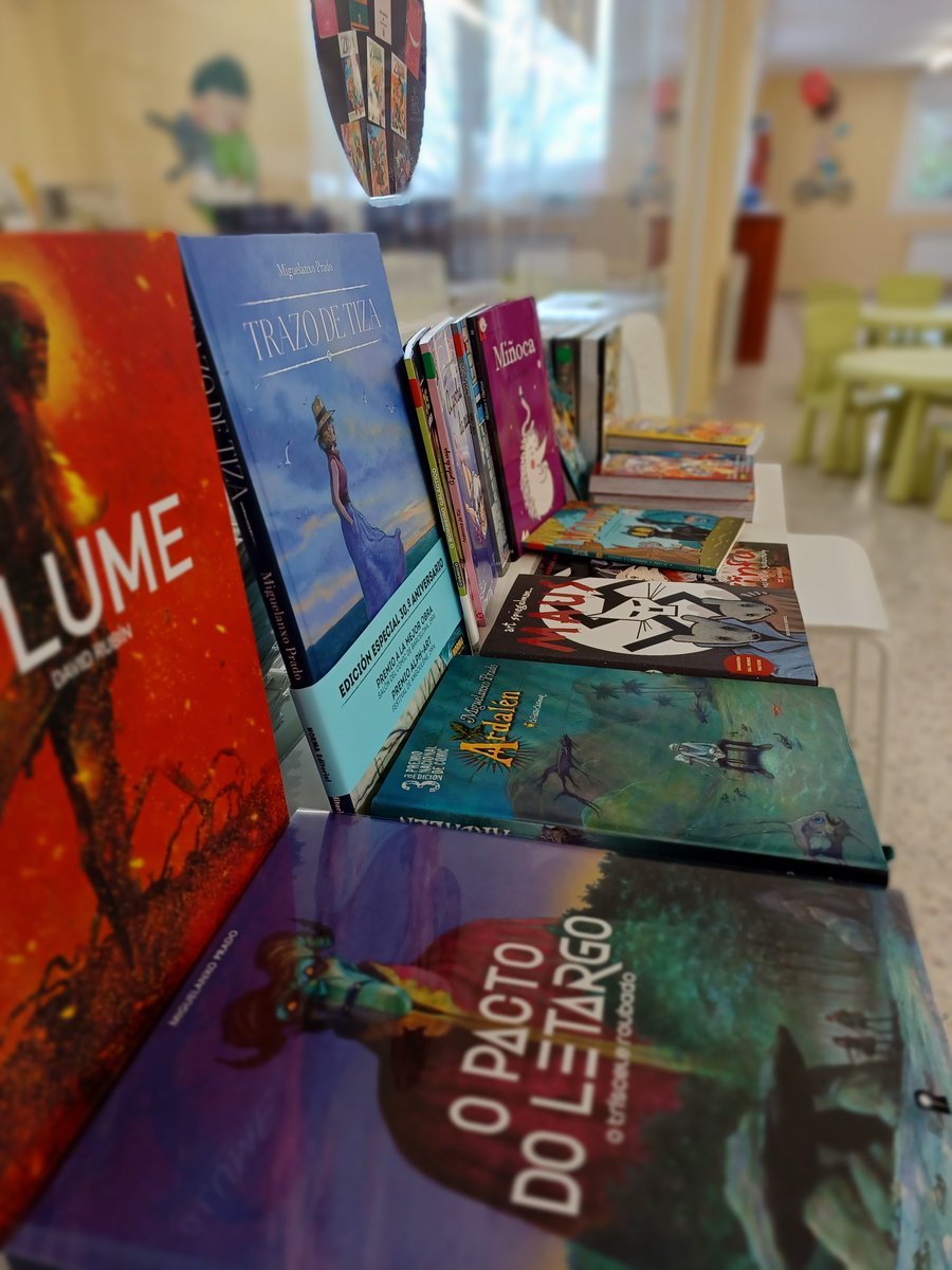 OMIXBARRO's tweet photo. 17 DÍA DO CÓMIC
Para celebralo a Biblioteca de Barro uniu ao seu fondo:
🎯O lume
🎯Maus
 🎯Ardalén 
🎯O Pacto do Letargo
🎯Trazo de tiza
🎯Pokémon. Amarillo
🎯Pokémon oro, plata y cristal 
🎯A proba de auga
🎯Animalia . 4 , Gris
🎯Miquits
🎯 Cósmico
... https://t.co/w1iE7yjbCY