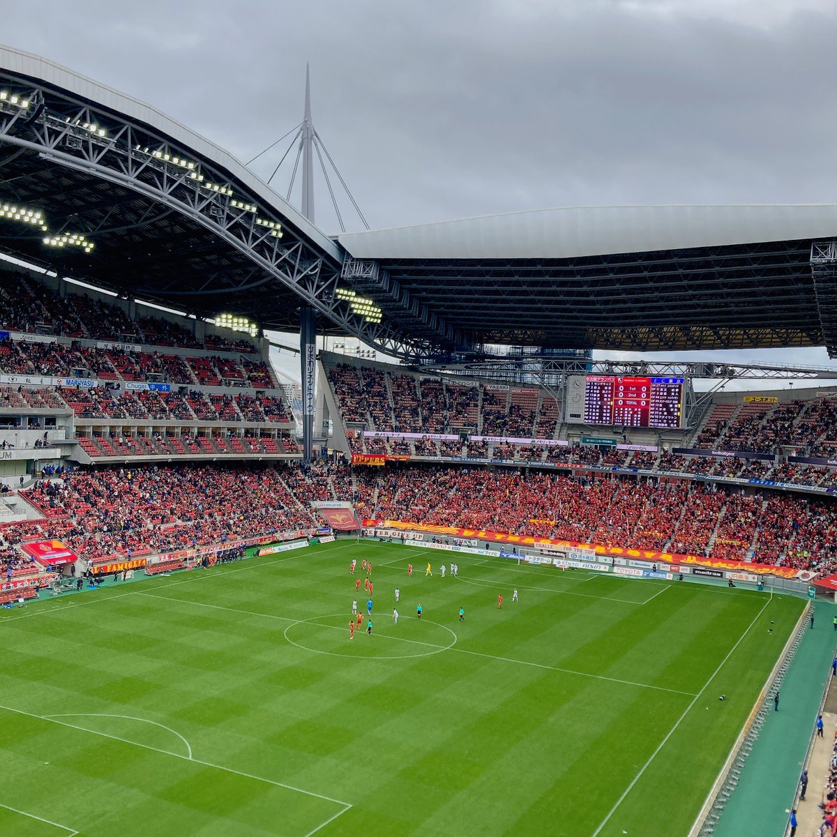 aaa_0422_'s tweet photo. 友達と名古屋グランパスの試合を観戦してきた！！4年ぶりの観戦！！
スコアは0代0の引き分けだった。
次の試合は勝って欲しい！！ https://t.co/02raiwZGxB