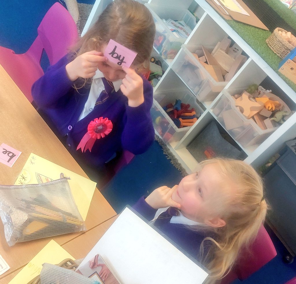 eps_diamond's tweet photo. This week we practised our new tricky word game where one person says the word and the other person holding the word has to then spell it out. We loved it! 🧒 #trickyword @PrimaryElaine https://t.co/pCTIask4IA
