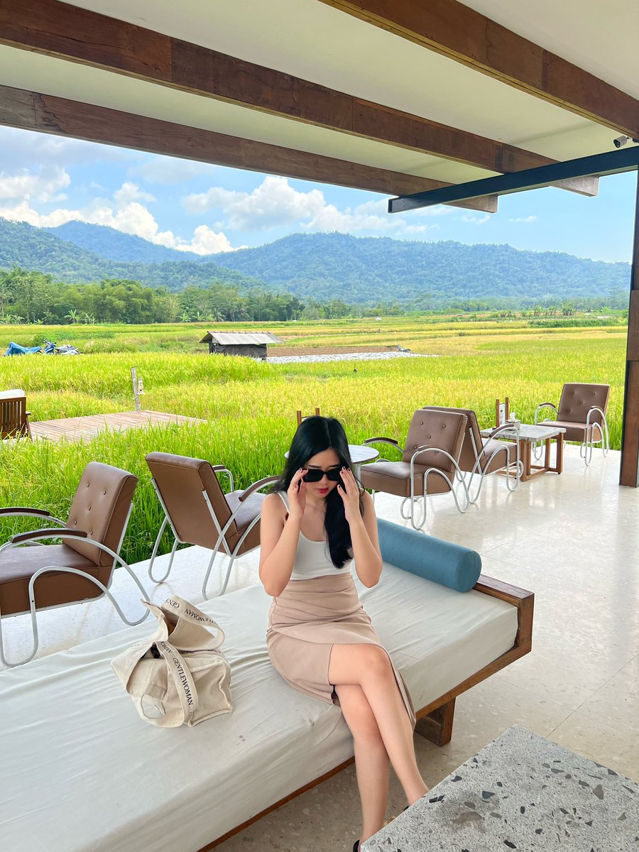 Pipit intar tweet media