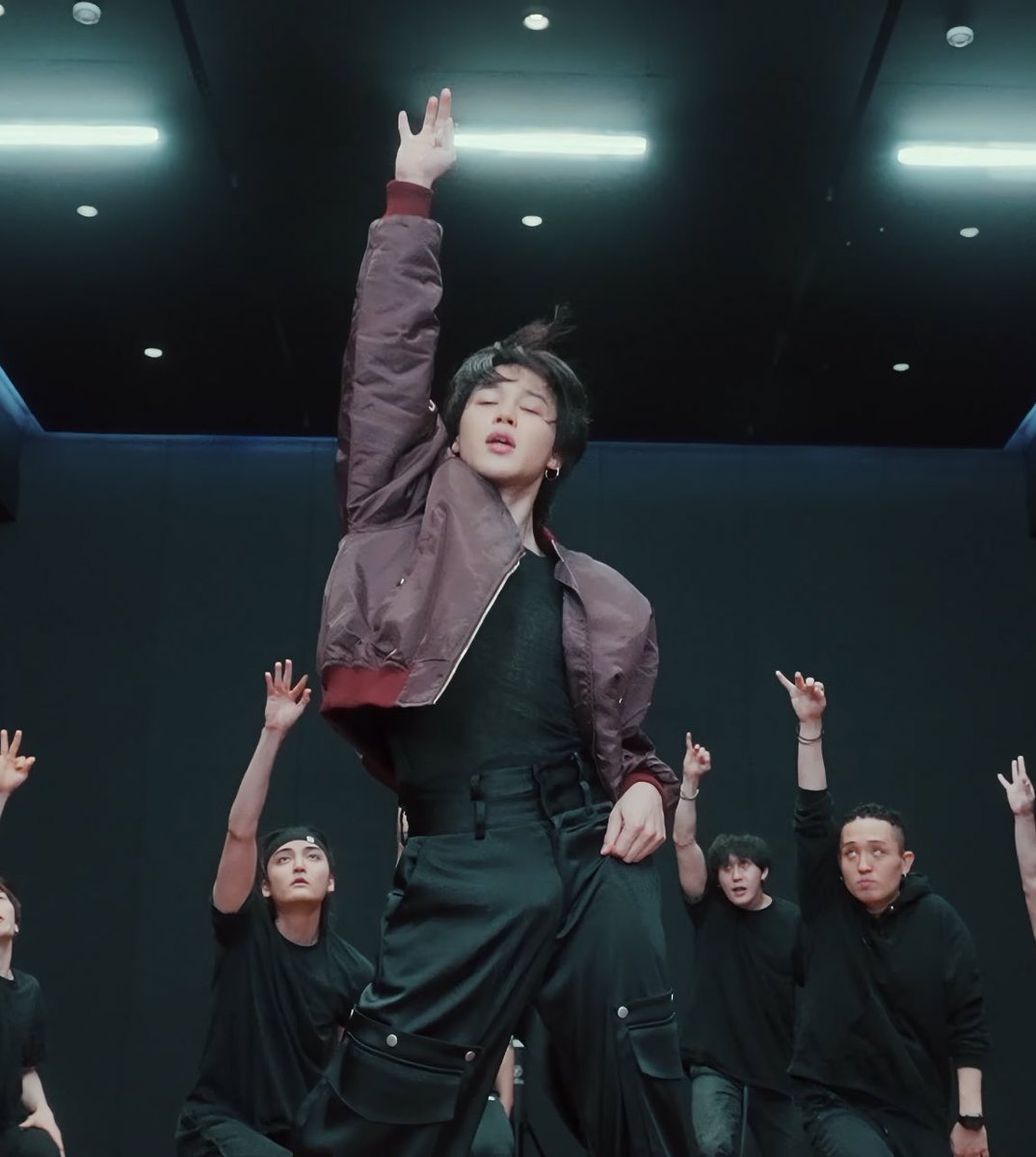 parkmidas's tweet photo. you literally cant take a bad screenshot of jimin https://t.co/l38WUGvj8W